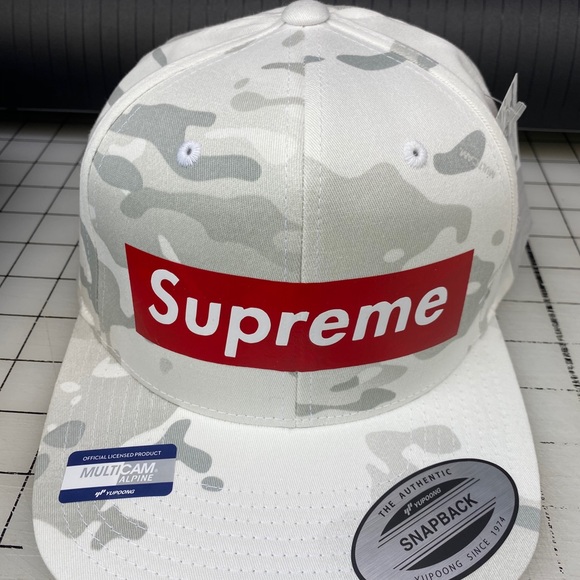 Copy- supreme hat - Picture 2 of 9